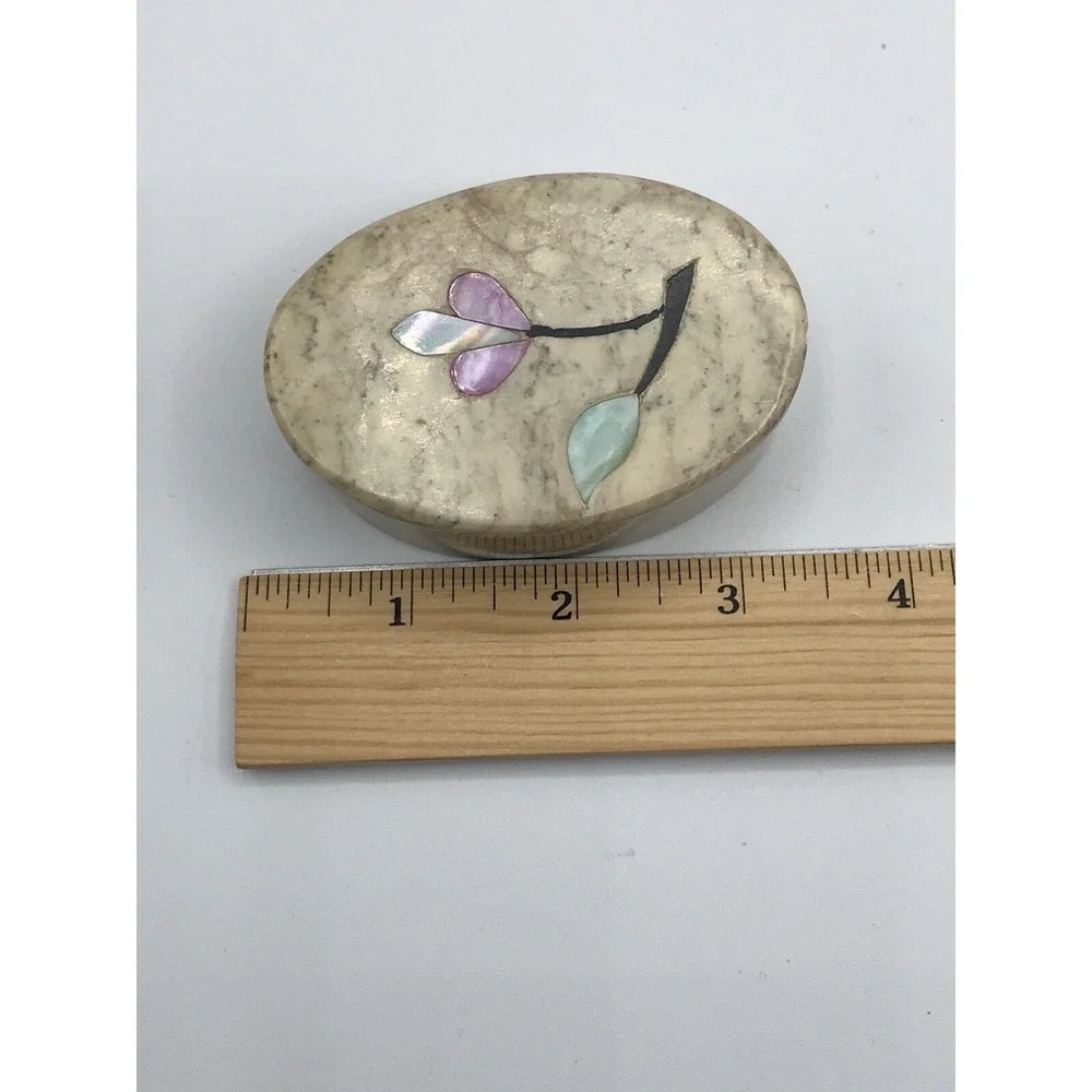 OVAL SOAP STONE JEWELRY / TRINKET BOX W/ LID -  FLORAL INLAY ON‎ LID